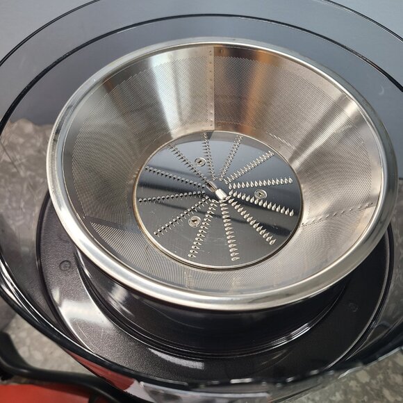 NutriBullet Juicer - Picture 3 of 3